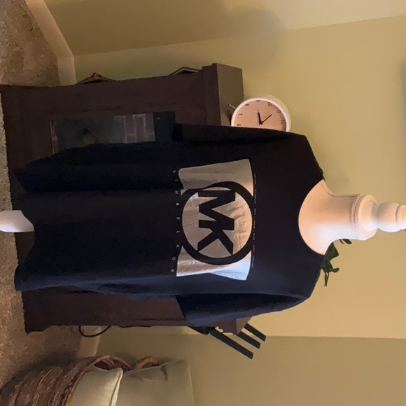 Michael Kors Tops - Michael Kors Women’s Size 2XL Tee, Beautiful and in Excellent Condition!